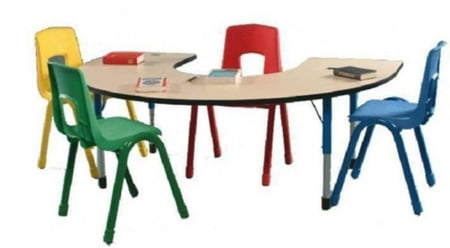 طاولة نصف قطر