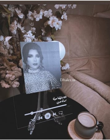 طريقة دمج طباعة استكرات شفافة على ألواح الاكريليك من الشرق النادر