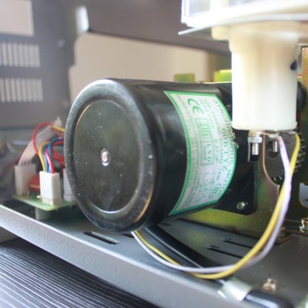 طريقة عمل التذهيب الحراري على كروت الأفراح باستخدام ماكينة A3