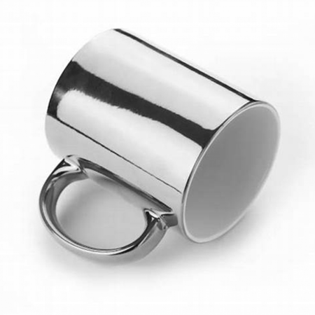 كوب فضي مرايا 11 اونص للطباعة الحرارية من زاوية أمامية يظهر اللمعان