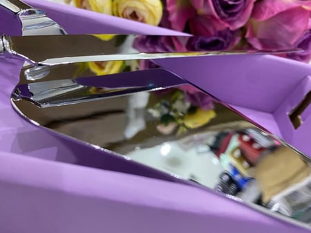 شفرة سكين كيك مسننة فضية سادة جاهزة للنقش بالليزر من الشرق النادر