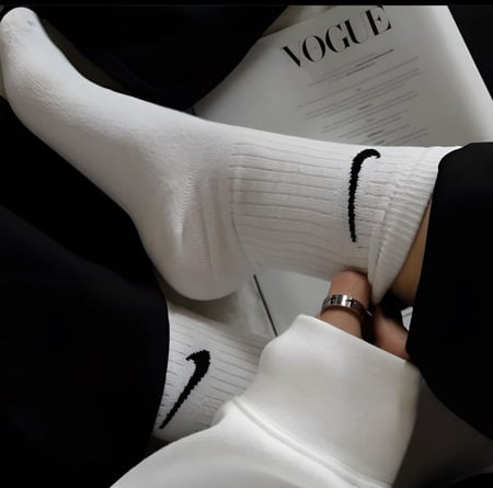 شراب نايك نصف الساق ابيض ( M)