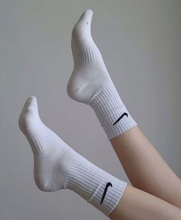 شراب نايك نصف الساق ابيض ( M)