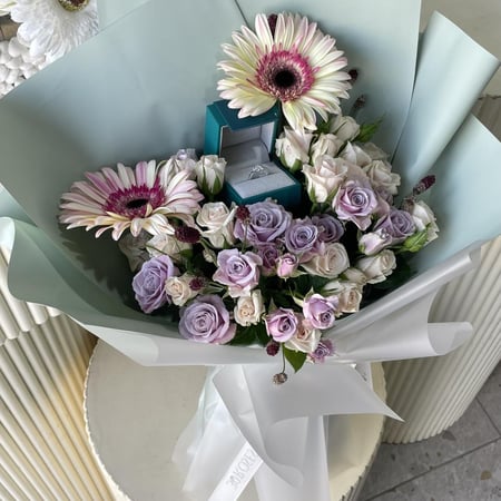 باقة فايندرا مع الخاتم