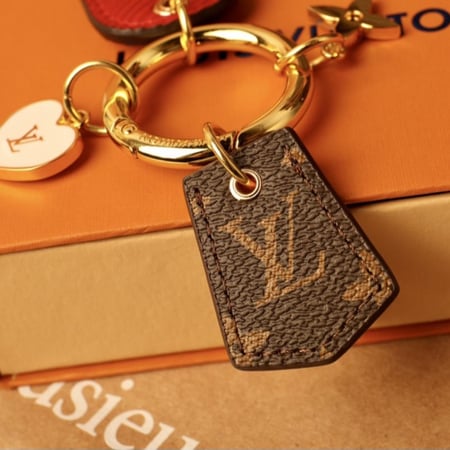 ميدالية لويس فيتون النسائية