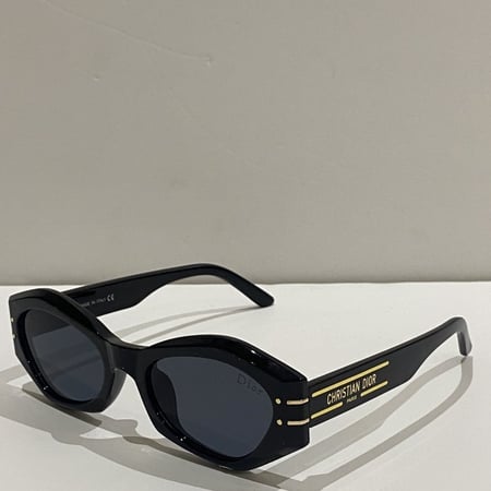 نظارة ديور نسائية