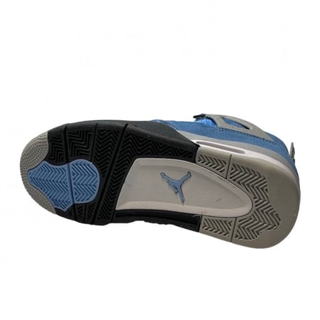 Air Jordan 4 Retro sneakers