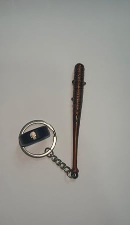 ميدالية مفاتيح مضرب نيقن ذا والكنق ديد | The Walking Dead