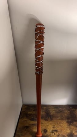 مضرب نيقن لوسيل ذا والكنق ديد | Negan