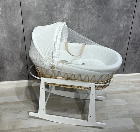 سلة موسى بخامة مخططة ناعمة تشمل القاعدة