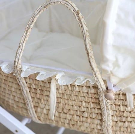 سرير أطفال سله مؤسى كلفه