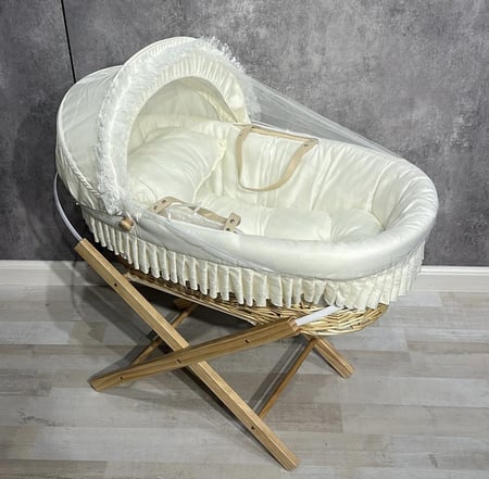 سرير أطفال سله موسى