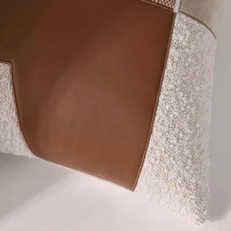 غطاء وسادة اوف وايت وبني بعدة خامات