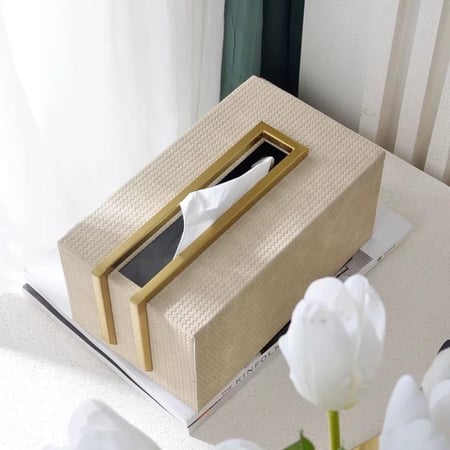 علبه مناديل فخمه بيج وذهبي
