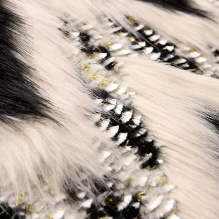 غطاء خداديات فاخر بنقشة شيفرون من الفرو الصناعي