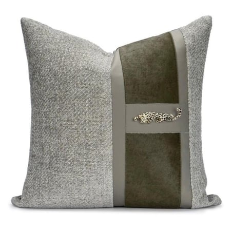 خدادية رماديه واخضر زيتوني شعر حصان ببروش ذهبي نمر