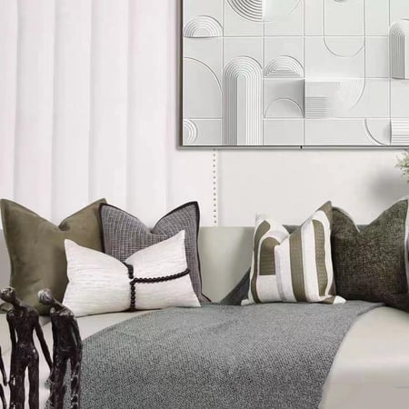 مجموعة انيقه من اغطية الوسائد زيتي