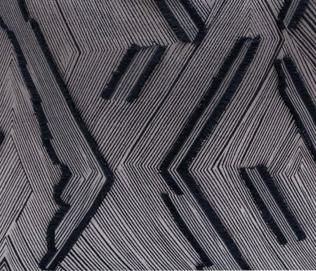 غطاء وسادة اسود بحواف جلدية