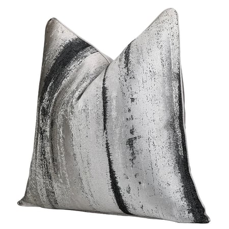 غطاء وسادة رمادي فضي