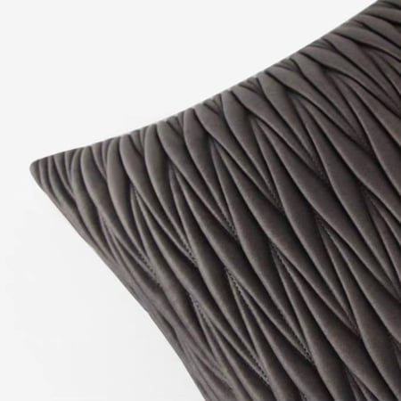 غطاء وسادة رمادي