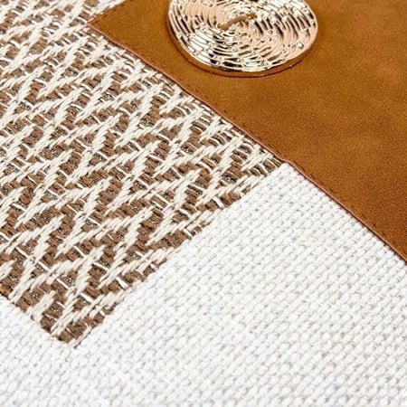 غطاء وسادة اوف وايت و بني جملي برسمه شيفرون