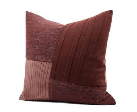 غطاء وسادة طوبي غامق