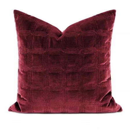 غطاء وسادة عنابي