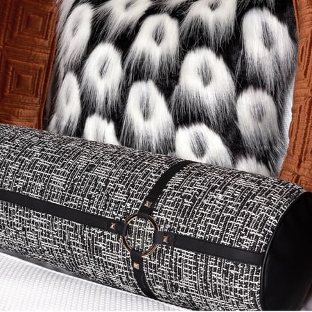 مجموعه مميزة من اغطية الوسائد اورنج وابيض واسود - فانسي هوم