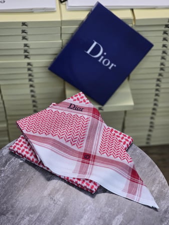 شماغ ديور