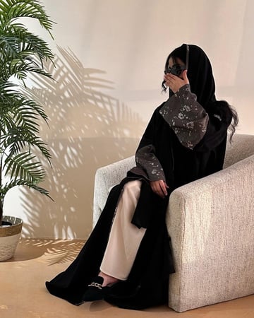 N29- نص كلوش -كتان/جاكار بالأكمام (رمادي سلفر)