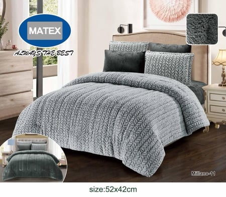 *عملائنا الكرام *توفر من جديد *الموديل الاكثر ُ طلباً بتصميم فريد *وبالوان مطلوبه * مفرش 6 قطع نفرين شتوي وجهين وجه مخمل وجه فرو 1 لحاف نفرين 220*240سم 1 شرشف مغاط 200*200 4كيس مخده 50*70سم