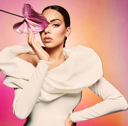 عدسات جورجينا رودريغيز من امارا والنت 2023 - Amara Walnut Lenses