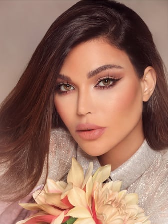 عدسات ملونة جديد ديفا بلون لافا بقياس طبي أو طبيعي