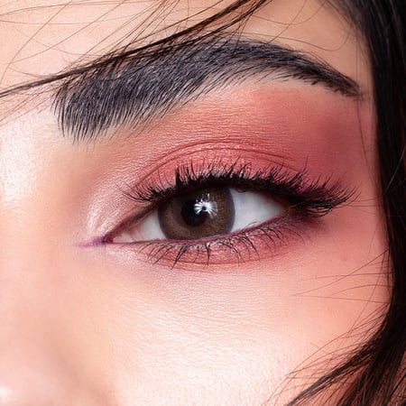 عدسات امارا بلون تان بتوقيع زينب العلوان - عين للبصريات