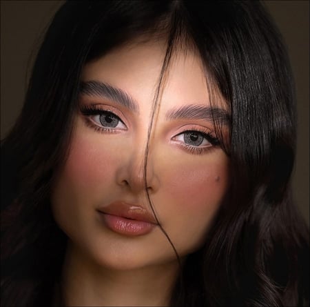 عدسات ريم الأشرفي من امارا سترومي جراي 2023 - Amara Stormy Gray Lenses