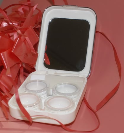 حافظة عدسات لاصقة من عين لون بينك