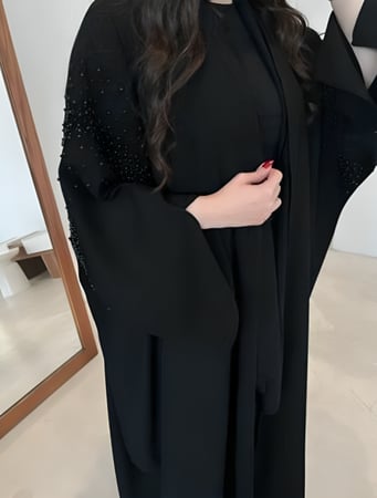 عبايات تطريز اسود علي الاكتاف لاطلاله راقيه