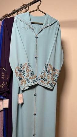 جلابية غصن( تطريز يدوي)