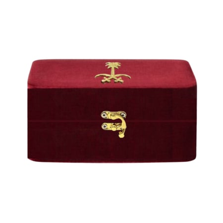 علبة مخملية