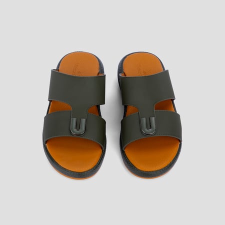 نعال شرقي طبي زيتي وبني من فيكتور كلارك