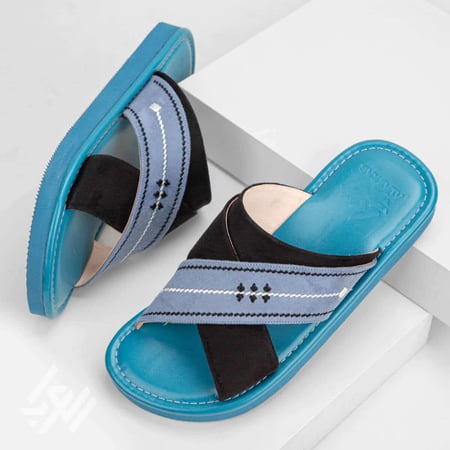 نعال شرقي مطرز بألوان السماوي والأسود تركوازي بتصميم مريح وأنيق