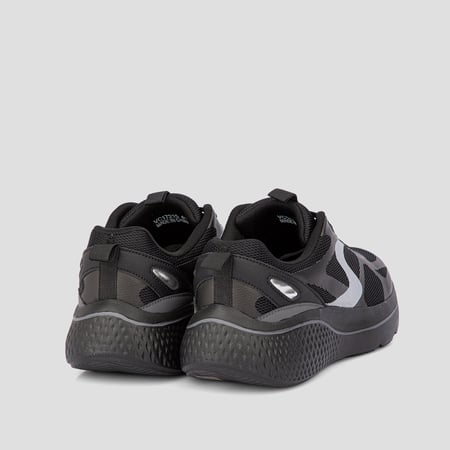 حذاء كاجوال رياضي بتصميم مذهل باللون الأسود