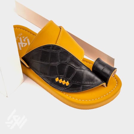 حذاء وطني شرقي جلد طبيعي أصفر وأسود