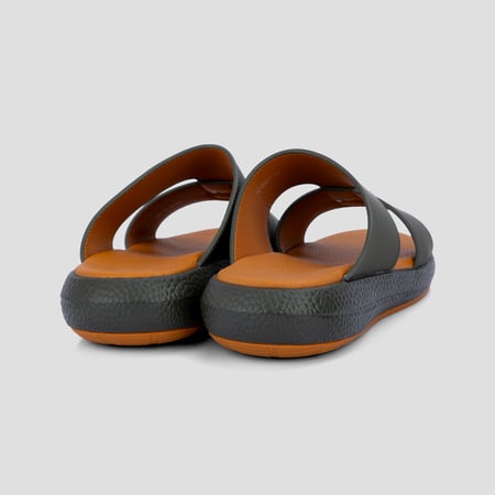 نعال شرقي طبي زيتي وبني من فيكتور كلارك