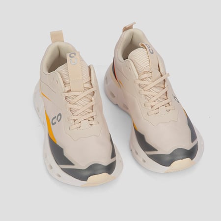 حذاء كاجوال رياضي - بيج بخطوط عصرية