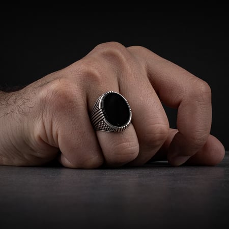 خاتم رجالي فضة استرليني مزين بحجر أونيكس أسود