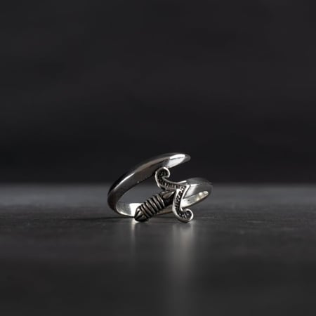 خاتم رجالي بتصميم السيف من فيرونا