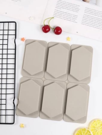 قالب سيليكون لصناعة ميداليات وفواصل ريزن / قوالب صابون / جبس / كونكريت (قطعه واحده )