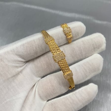سوارة وخاتم