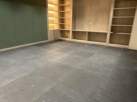 ارضيات نادي فوم